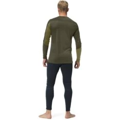 Norrona Camiseta De Manga Larga Hombre - Falketind Equaliser Merino Round Neck - Olive Drab/Olive Night -Norrona norrona falketind equaliser merino round neck men olive drab olive night model 2 1399448