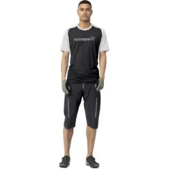 Norrona Camiseta Hombre - Fjørå Equaliser Lightweight - Caviar/Light Grey -Norrona norrona fjora equaliser lightweight t shirt men caviar light grey model 1 1399605