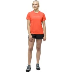 Norrona Camiseta Mujer - Tech - Orange Alert -Norrona norrona tech t shirt women orange alert model 1 1400204