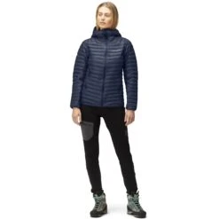 Norrona Plumífero Chaqueta Mujer - Trollveggen Superlight Down850 Hood - Indigo Night 8 Norrona Plumífero Chaqueta Mujer - Trollveggen Superlight Down850 Hood - Indigo Night -Norrona norrona trollveggen superlight down850 hood jacket women indigo night 3 1258417
